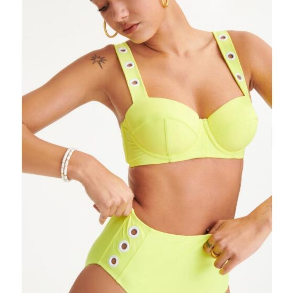 DKNY Balconette Underwire Bikini Top with Grommet Detail Size M Yellow NWT